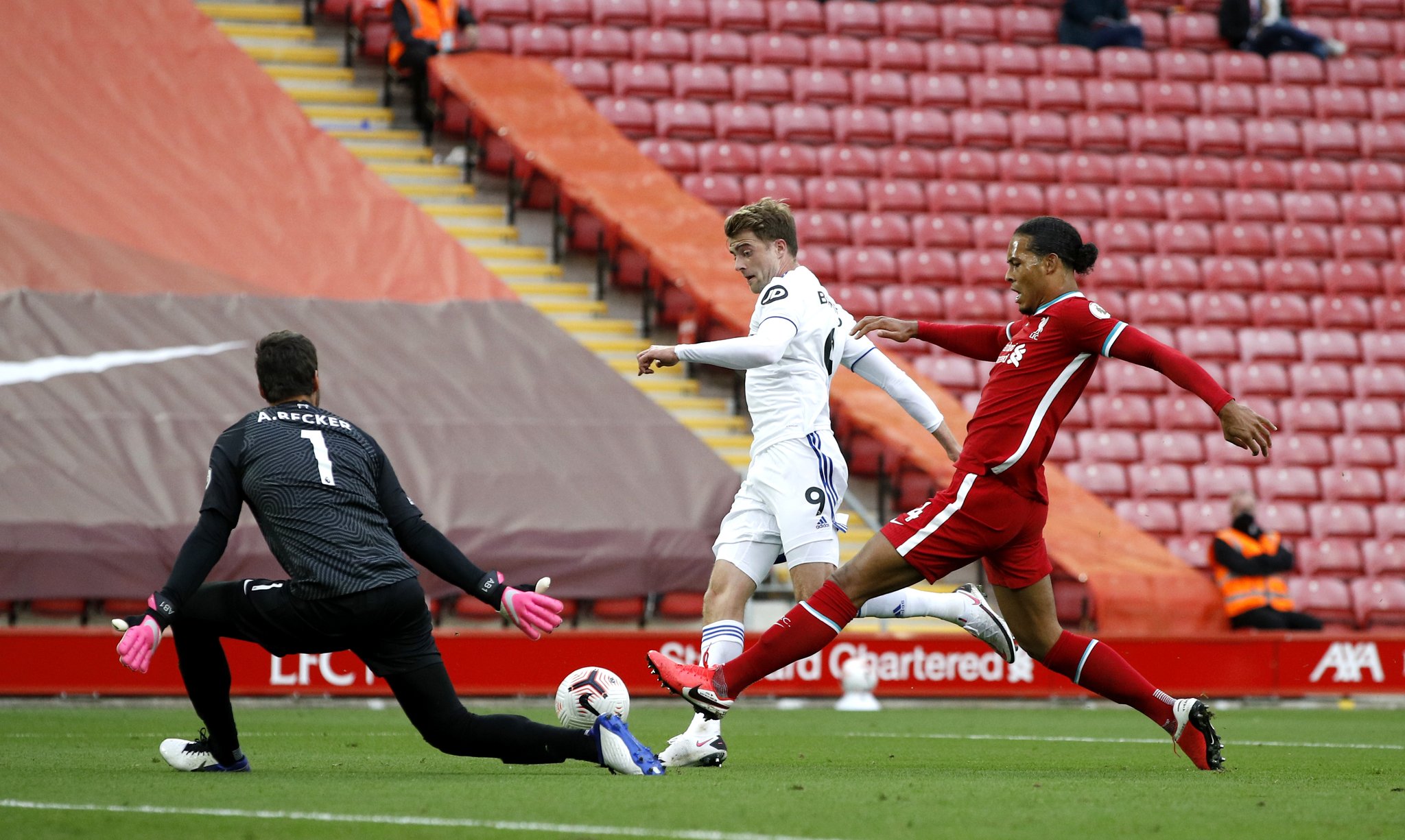 端保持高压 端保持高压